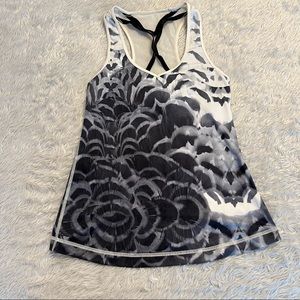 Lululemon black tank top with built in sports bra